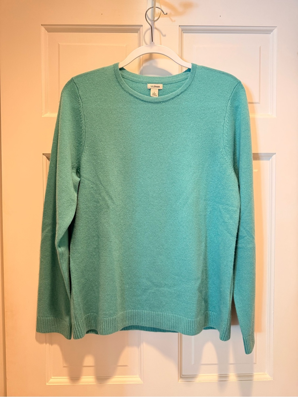 L.L. Bean Women's Crewneck 100% Cashmere Sweater in Aqua